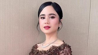 Visual Tissa Biani Berkebaya di Akad Nikah El Rumi dan Syifa Hadju