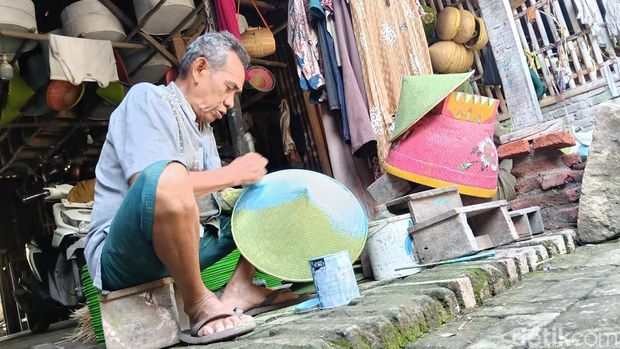 Topi Caping khas Indramayu