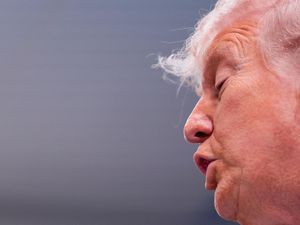 Trump Sebut Blokade Hormuz Untungkan AS, Singgung Bajak Laut