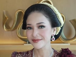 Berbusana Senada, Adu Gaya Maia Estianty-Mulan Jameela di Pernikahan El Rumi