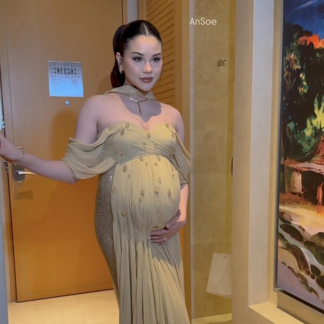 Harap-harap Cemas Menanti Alyssa Daguise Melahirkan Anak Pertama