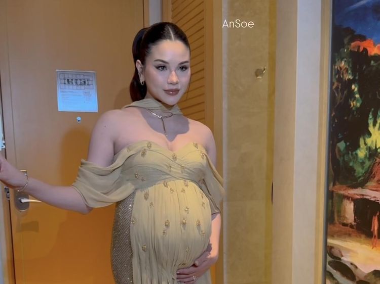 Harap-harap Cemas Menanti Alyssa Daguise Melahirkan Anak Pertama