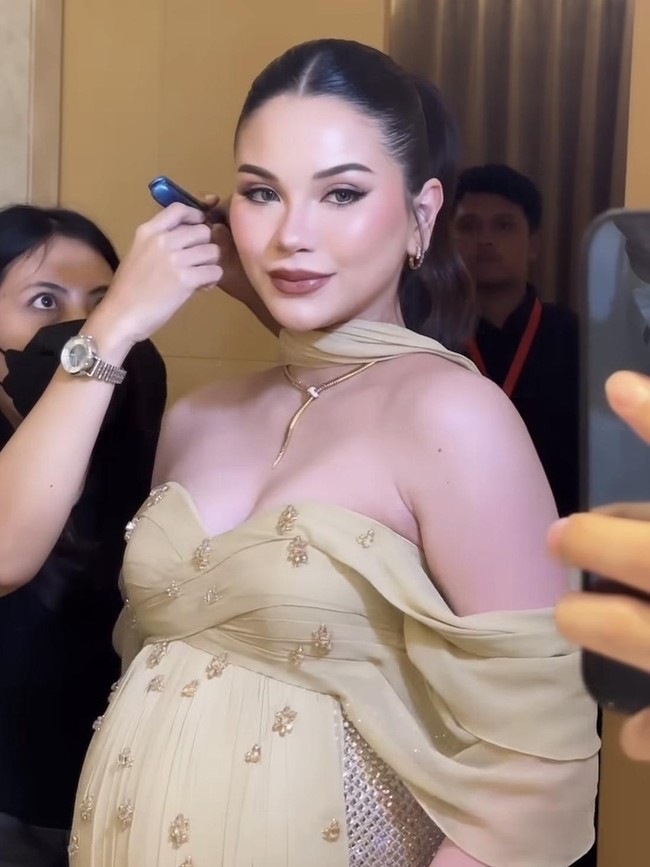 Pesona Bumil Alyssa Daguise di Nikahan El Rumi-Syifa Hadju, Cantiknya Unreal