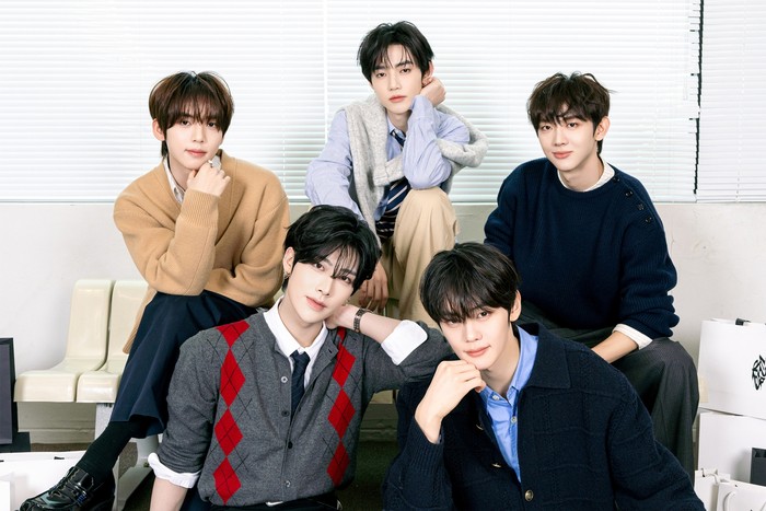 Zhang Hao, Ricky, Kim Gu Vin, Han Yu Jin, dan Yoo Seung Eon akan debut sebagai AND2BLE.