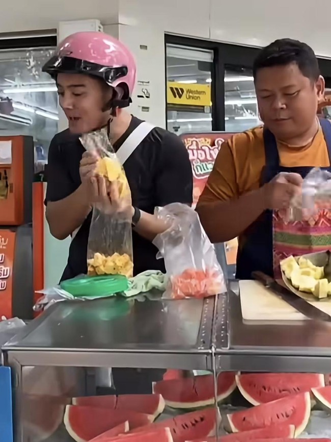 Boy William Hobi Masak, Jago Buat Sushi hingga Racik Bumbu Rujak!