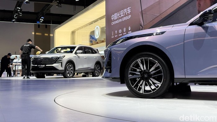 Changan CS75 Plus HEV resmi diperkenalkan di Beijing Auto Show 2026