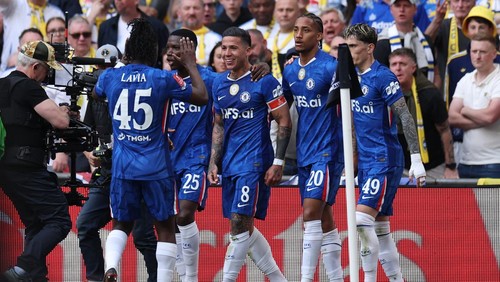 Soccer Football - FA Cup - Semi Final - Chelsea v Leeds United - Wembley Stadium, London, Britain - April 26, 2026 Chelseas Enzo Fernandez celebrates scoring their first goal with teammates REUTERS/Toby Melville
