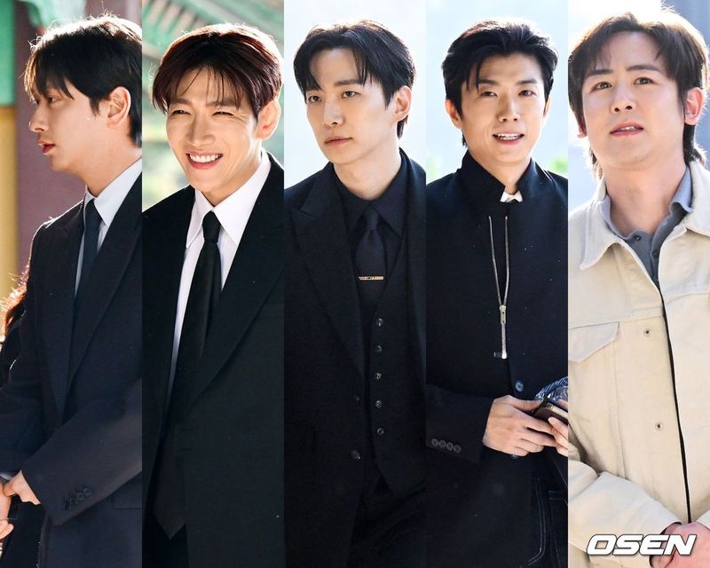 Detail foto pernikahan Ok TaecYeon tersebar di media sosial. Para personel 2PM tampak hadir di venue pernikahan Ok TaecYeon.
