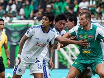 Susunan Pemain Arema FC Vs Persebaya: Adu Tajam Vinicius-Perovic