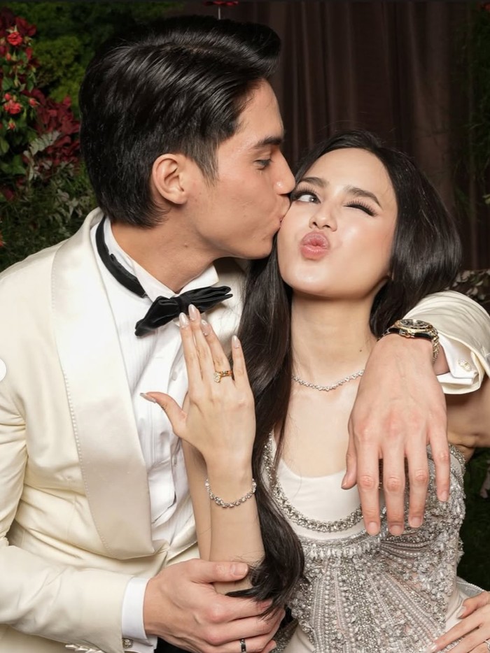 El Rumi dan Syifa Hadju