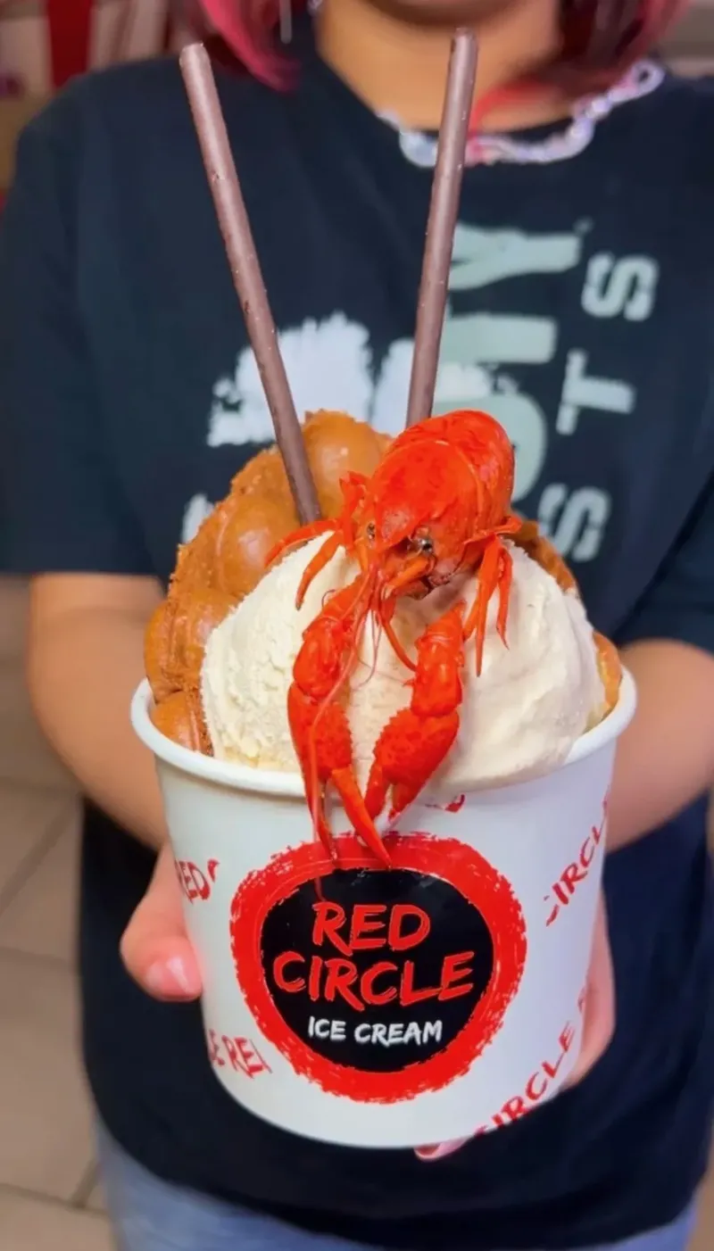 Es krim topping lobster air tawar Es krim topping lobster air tawar