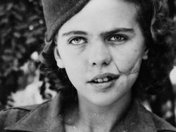 Foto-foto Jadul Ini Ternyata Simpan Cerita yang Bikin Melotot!