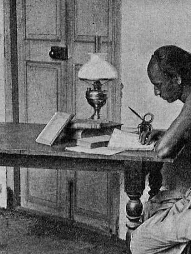 Foto-foto Jadul Ini Ternyata Simpan Cerita yang Bikin Melotot!