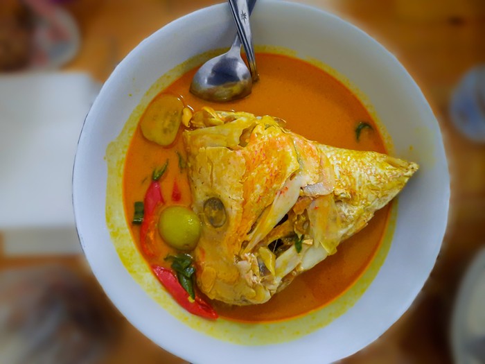 Gulai kepala ikan kakap
