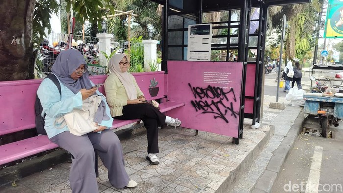 Halte di Jalan Veteran baru dua hari dicat jadi sasaran vandalisme