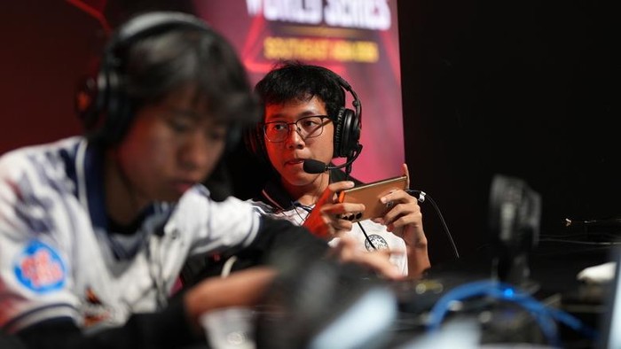 Keseruan kompetisi Free Fire World Series Southeast Asia (FFWS SEA) 2026 Spring pekan pertama sudah berakhir. Tim dari Indonesia masih kewalahan untuk bisa merebut posisi di puncak klasemen.