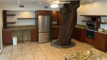 Helikopter-Piano di Toilet, Ini Pajangan Interior Rumah yang Paling Absurd!