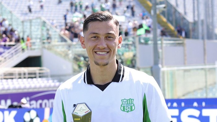 Jay Idzes jadi pemain terbaik (MoTM) saat Sassuolo bertandang ke markas Fiorentina. Pertandingan digelar di Stadion Artemio Franchi, Minggu (26/4/2026).
