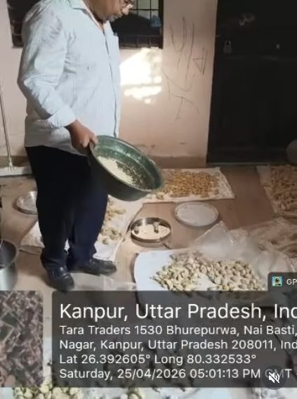 Jorok! Rumah Produksi Ilegal Letakkan Pangsit di Lantai dan Dikerumuni Lalat
