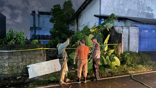 Kebakaran disertai ledakan di Jalan Sari Dana II Nomor 9, Banjar Uma Sari, Desa Ubung Kaja, Denpasar Utara, Minggu (26/4/2026). (Dok: Tangkapan layar IG @damkar_denpasar)