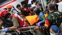 Dokter Emergensi Ceritakan Momen Tangani Korban Tragedi Kereta Bekasi