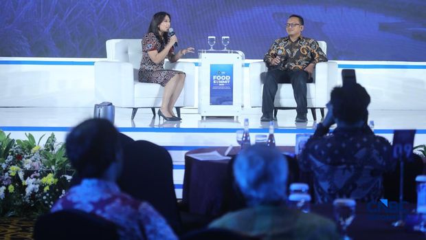 Kepala Biro Perencanaan KKP, Andy Artha Donny Oktopura sebagai dalam acara CNBC Indonesia Food Summit 2026, di Menara Bank Mega, Jakarta, Senin, 27/4. (CNBC Indonesia/Tri Susilo)