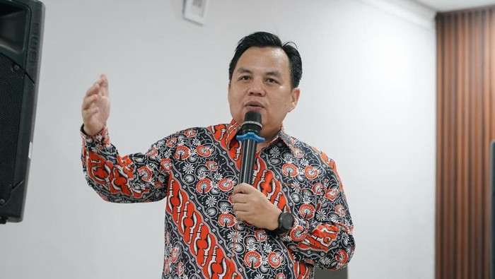 Ketua DPRD Kota Bogor, Dr. Adityawarman Adil.