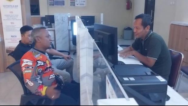 Korban penipuan dan penodaan agama islam melapor ke Polresta Banyumas, Sabtu (25/4/2026) sore.