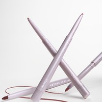 Tasya Farasya Rilis Lip Sculptor, Terinspirasi Bu Ala Pakai Lip Liner 35 Tahun