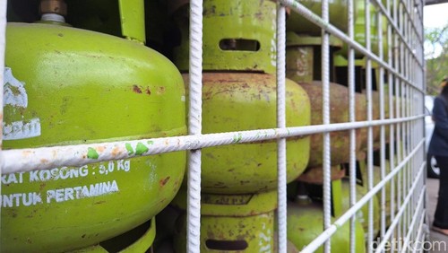 Kelangkaan LPG 3 kilogram terjadi Mataram.
