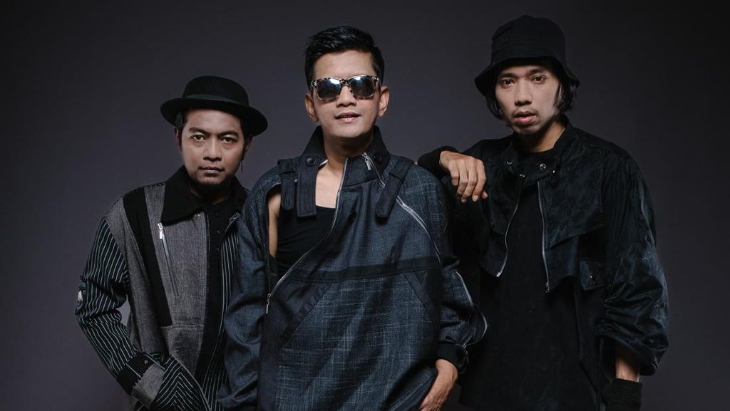 Ari eks Letto Bentuk Mantrika, Rilis EP Rock Ritus Jalanan
