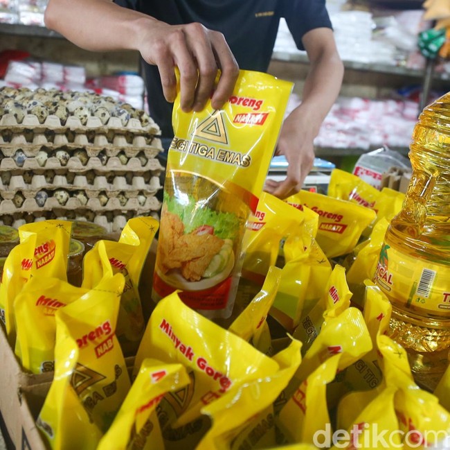 Minyak Goreng Kian Mahal, Tembus Rp23 Ribu per Liter di Pasaran