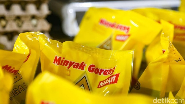 Minyak Goreng Kian Mahal, Tembus Rp23 Ribu per Liter di Pasaran