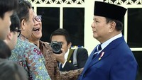 Momen Prabowo Salami Rocky Gerung dan Syahganda Nainggolan di Istana