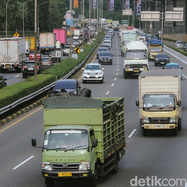 Pajak Jalan Tol Belum Berlaku, Tunggu Ekonomi Membaik