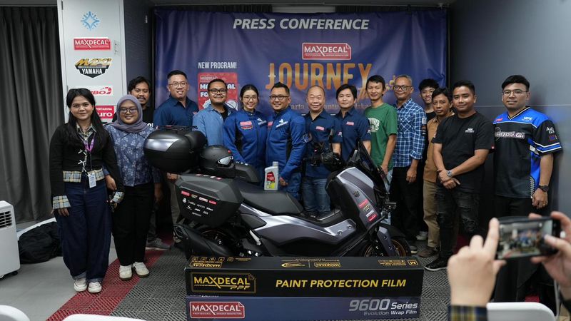 Pasutri Touring Keliling Indonesia Hingga 65.000 Km Dukung UMKM. Pasutri Touring Keliling Indonesia Hingga 65.000 Km Dukung UMKM