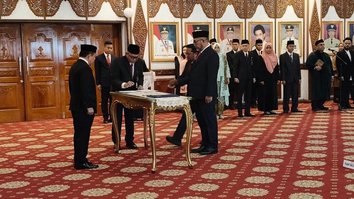 Pelantikan Sekda Jambi Sudirman jadi Komut Bank Jambi oleh Al Haris