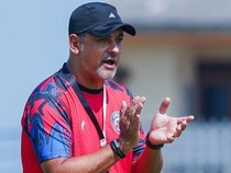 Nasib Pelatih Arema FC Marcos Santos Setelah Liga Tuntas