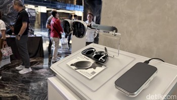 Perangkat kedua yang dipamerkan adalah Rokid Max 2. Foto: Virgina Maulita Putri/detikINET