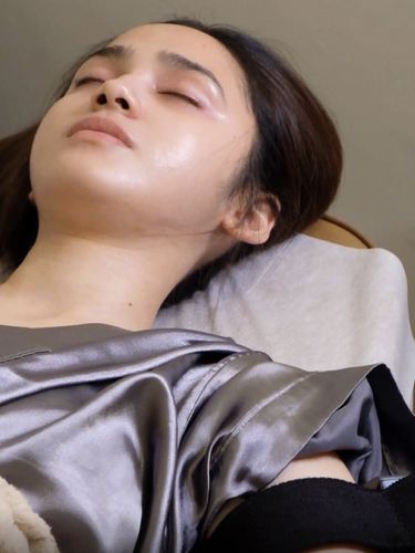 Perawatan Syifa Hadju jelang nikah di Dermalogia Perawatan Syifa Hadju jelang nikah di Dermalogia