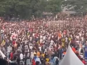 Video: Adu Penalti Bupati Cup Jeneponto Ditunda Gegara Penonton Penuhi Lapangan