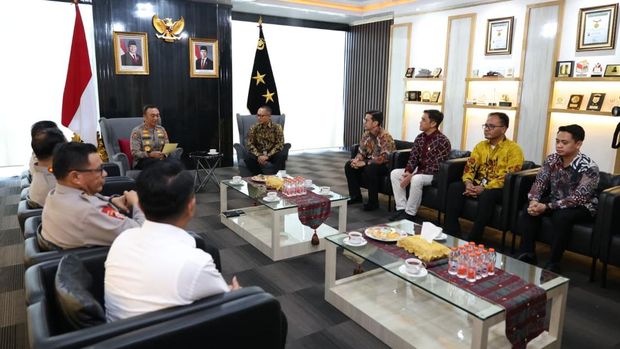 Polda Sumsel memperkuat komitmen dalam mendukung ketahanan energi nasional melalui penguatan pengamanan infrastruktur kelistrikan strategis di Sumsel. (dok Polda Sumsel)