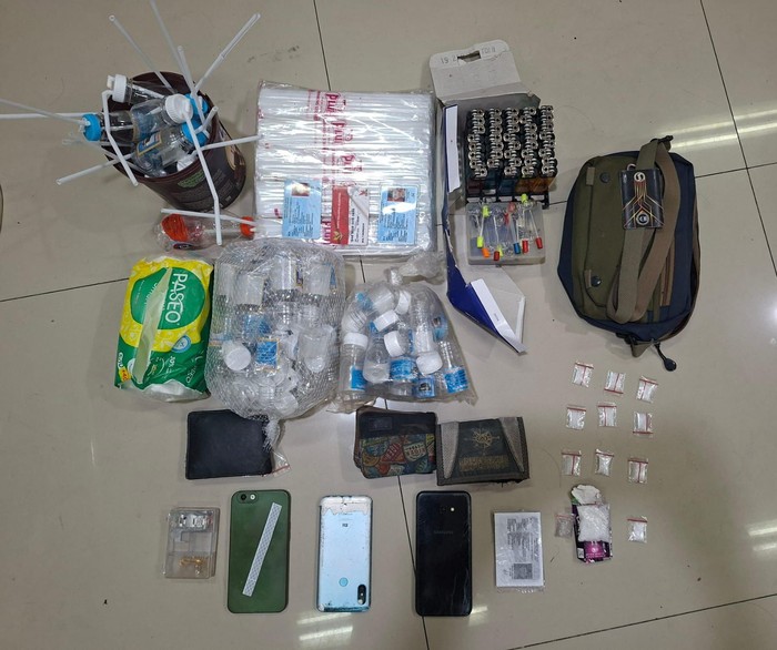 Polisi kembali menggerebek kawasan Tanah Abang, Jakarta Pusat (Jakpus). Lima orang ditangkap polisi beserta sejumlah barang bukti. (dok Istimewa)