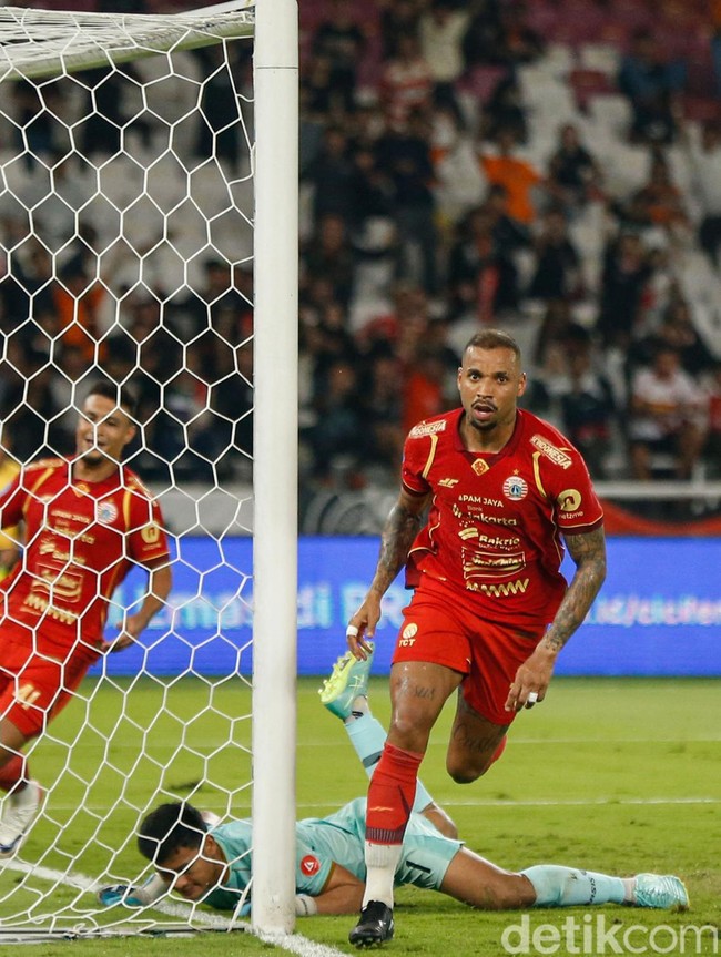 Potret Persija Pesta Gol ke Gawang Persis Tanpa Balas