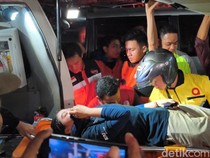 Jelang Tengah Malam, Evakuasi Korban Tabrakan KA di Bekasi Masih Berlangsung