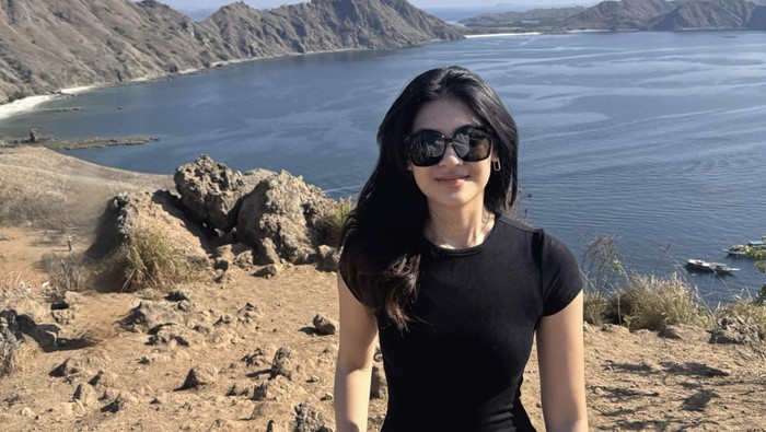 Puteri Indonesia Pariwisata 2026 Karina Moudy Widodo saat liburan.