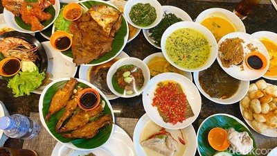 Makan Nasi Padang Aneka Lauk Premium di RM Pagi Sore, Habis Berapa Ya?