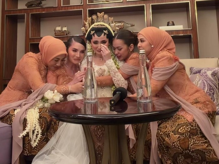 Momen Haru Syifa Hadju Nangis Bareng Bridesmaid Usai El Rumi Ucap Ijab Kabul