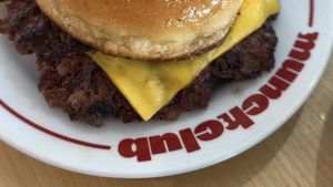 Video: Gurihnya Chicken Nashville hingga Smashed Burger di Jaksel