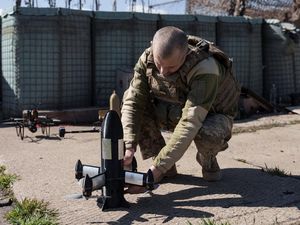 Ukraina Siapkan Drone Interceptor di Garis Depan Donetsk